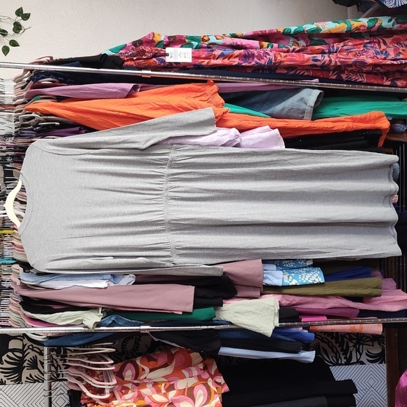 NEW HEATHER GRAY MIDI DRESS BY Find - Picture 6 of 6